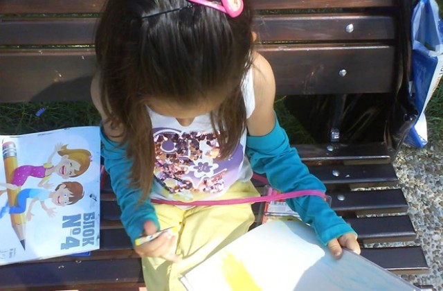 Пленер събира малки художници пред Доходното здание