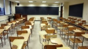 Закриха две паралелки с прием след осми клас