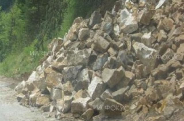 До средата на август се очаква да завърши ремонтът на свлачището по път Габрово-Шипка