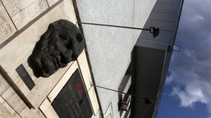 Мъж почина на спирка пред Пирогов лекарите не му помогнали