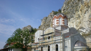 Правителството предоставя средства за довършване на храма в Басарбовския манастир