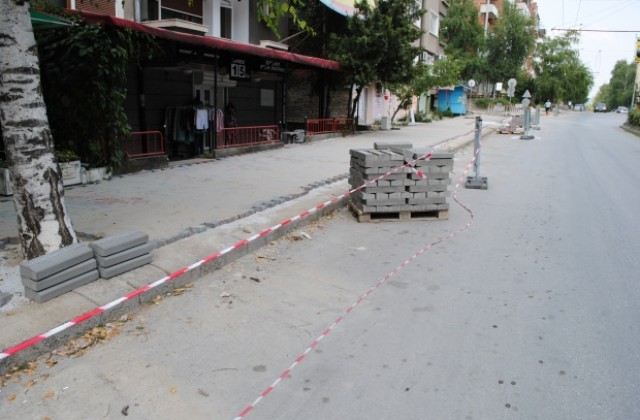 Въпреки жегата усилени ремонти кипят във Велико Търново (СНИМКИ)