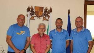 Треньорското ръководство на ФК Левски се срещна с Драгомир Николов