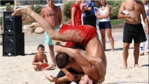 100 борци влизат в схватка на плажа в Шкорпиловци