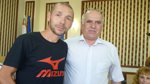 Предлагат Митко Ценов Йоло Николов и Пенка Георгиева за почетни