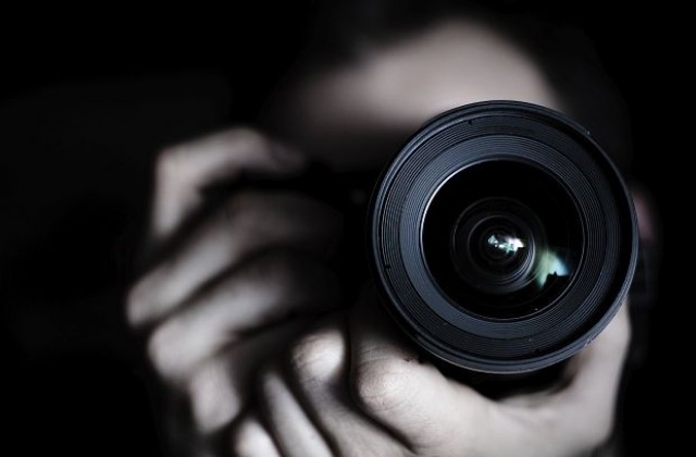 Камера снима в почти пълна тъмнина