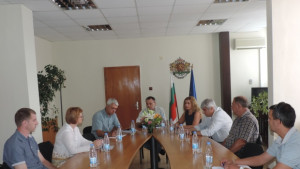 Областният управител участва в среща за състоянието на републиканската пътна