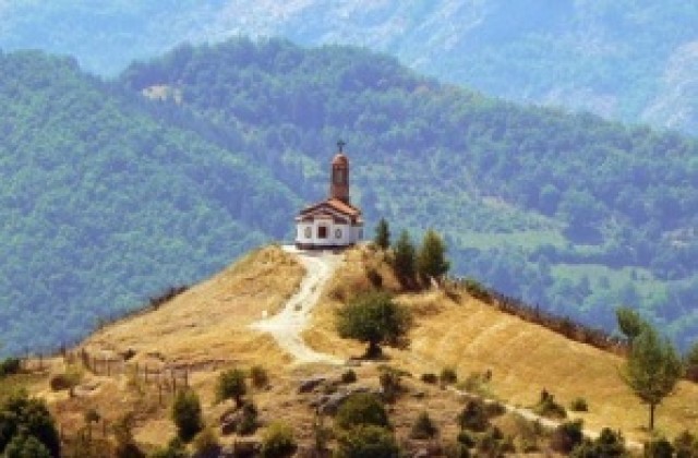 Мъж задигна даренията от манастир в Кръстова гора