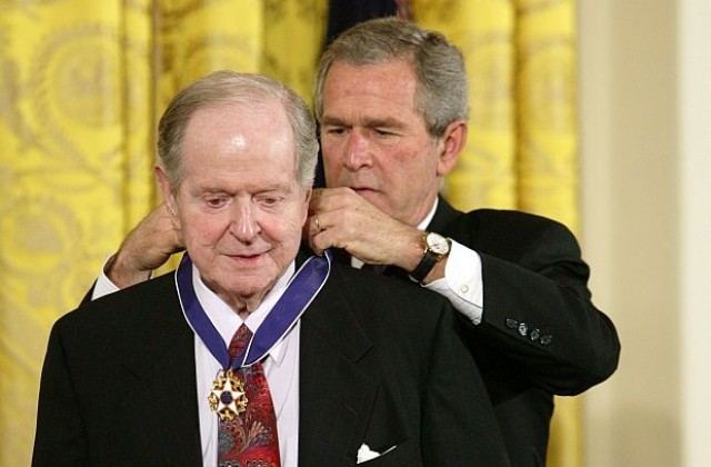 Почина британският историк Робърт Конкуест