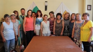 Медал от събора в Копривщица пожела на фолклорна група от