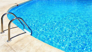 Питейни заведения и басейни във фокуса на проверките през юли