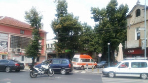 Линейка блъсна жена при Дома на културата