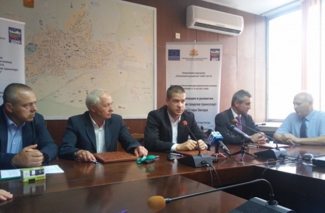 Подписаха договорите за доставката на 50 нови автобуса