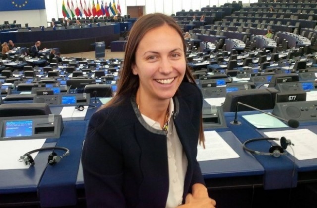 Ева Паунова кани търновци да се включат в конкурс с награда 15 посещeния до Китай