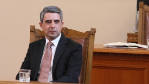 Плевнелиев сезира Конституционния съд заради казуса с ген Шивиков