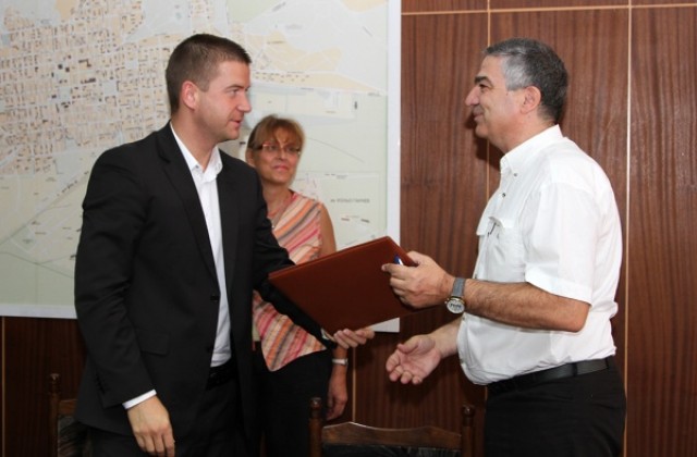 Започва санирането на две училища и детска градина