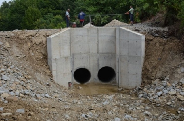Изградиха нов водосток на ул. Градище