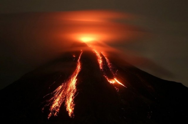 Вулкан в Мексико изхвърли пепел на 3 км височина