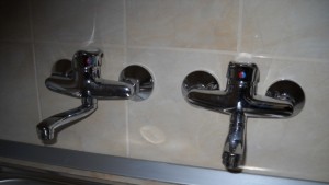 Спират топлата вода за седмица