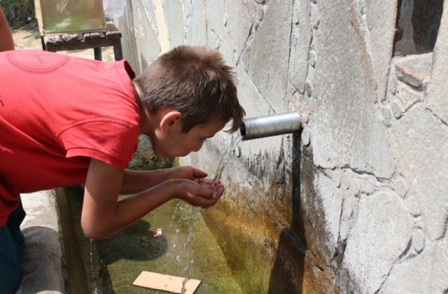 Водата от три чешми във Врачанско е негодна за пиене
