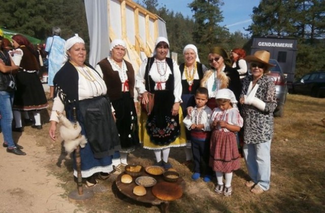 Русенци с 9 награди от събора в Копривщица