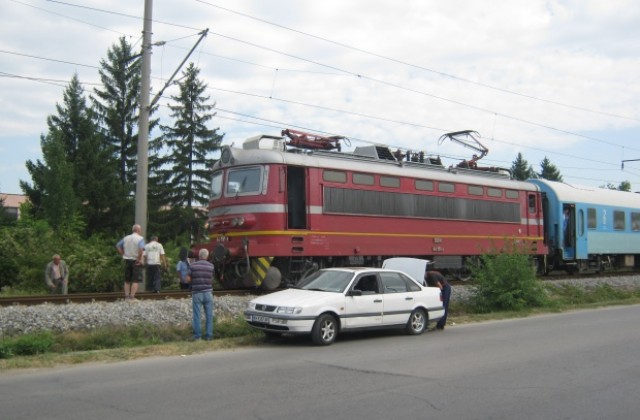 Влакът София- Благоевград аварира в Дупница