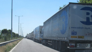 Ограничиха движението на ТИРове в областта заради жегата