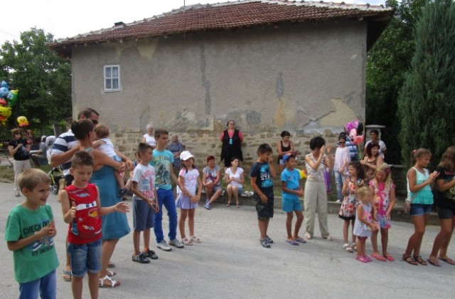 Над 20 малчугани се забавляваха на детски празник в Нацовци