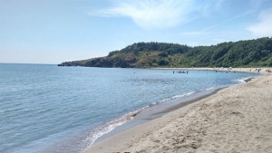 Слънчево и горещо