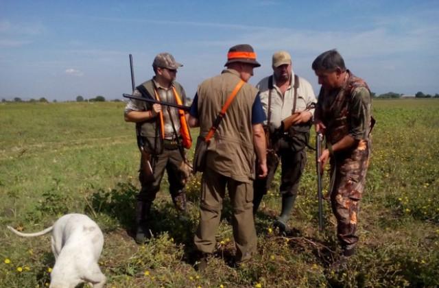 Бракониери стрелят по защитени птици в карловския Балкан