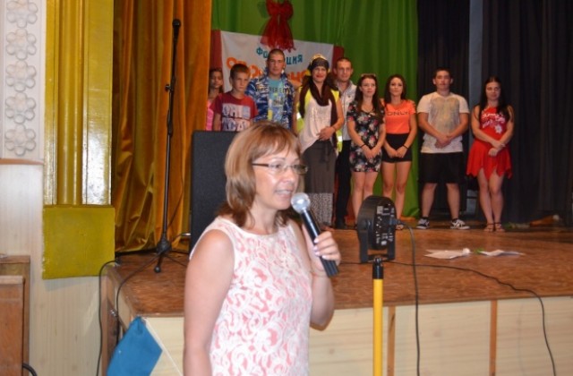 Кметът на община Казанлък награди младите таланти на Овощник