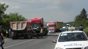 Полицията следи за скоростта на пътя като част от европейска