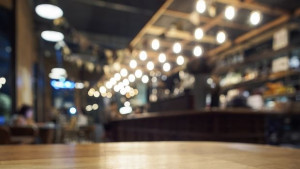 Роботизирани барман и сервитьори действат побързо от хора