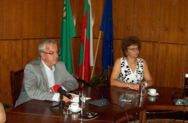 Подготвят проект за осигуряване на работа на безработни младежи