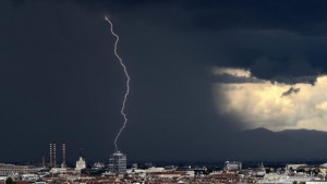 Над 120 катастрофи след дъжда в София порои и градушки