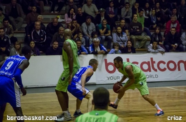 Тихомир Желев остава в Берое