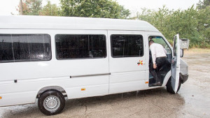 Народен представител разреши транспортен проблем