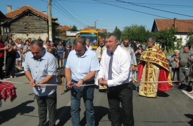 Край на дупките по пътя за Паничище