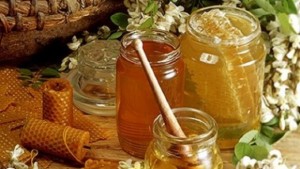 В АИР Боженци се открива изложбабазар Вино и Мед