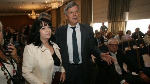 БЕХ търси пари от банките за да плати дълговете американските