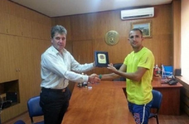 Лекоатлет получи почетния знак на Община Свищов