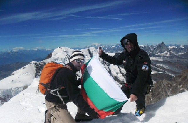 Двама българи покориха 6 върха в Алпите за 7 дни