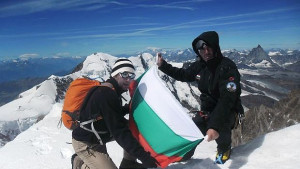 Български успех в изкачването на върхове СНИМКИ