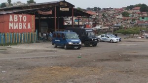 Започва събарянето на незаконни ромски къщи в Максуда