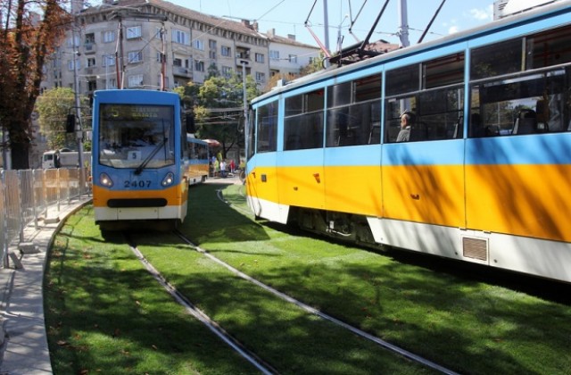 Пуснаха движението по Руски паметник