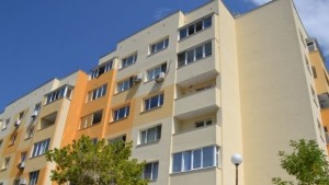 В Благоевград санираха първия жилищен блок в страната