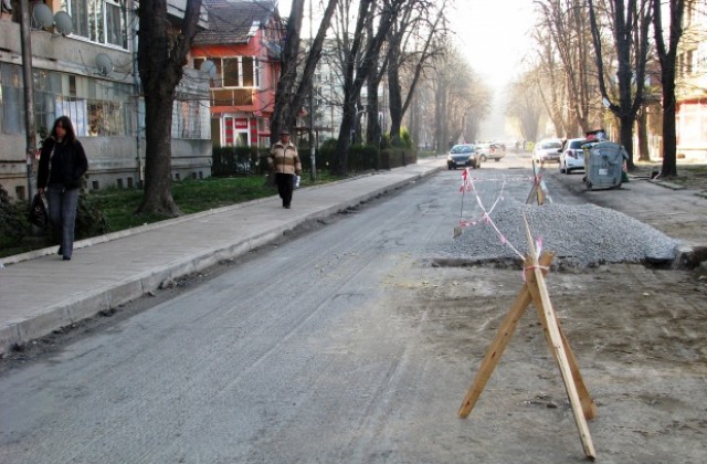 1,7 млн. лева влага община Търговище в ремонти на улици и пътища