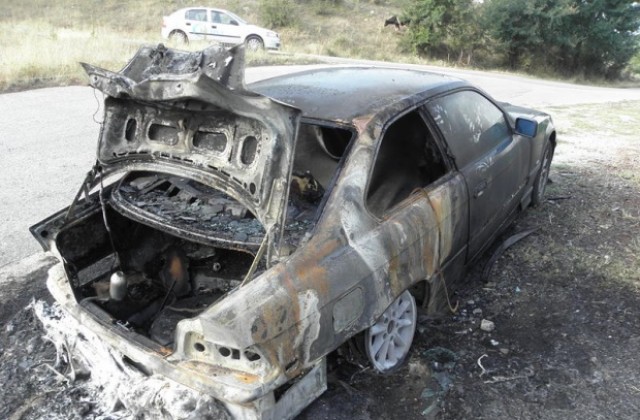 Кола се запали в движение край Благоевград
