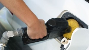 Делчев В малките бензиностанции може да сложат всичко в горивата