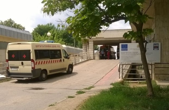 Спешна помощ прибра мъж в безпомощно състояние от улицата, по-късно е починал